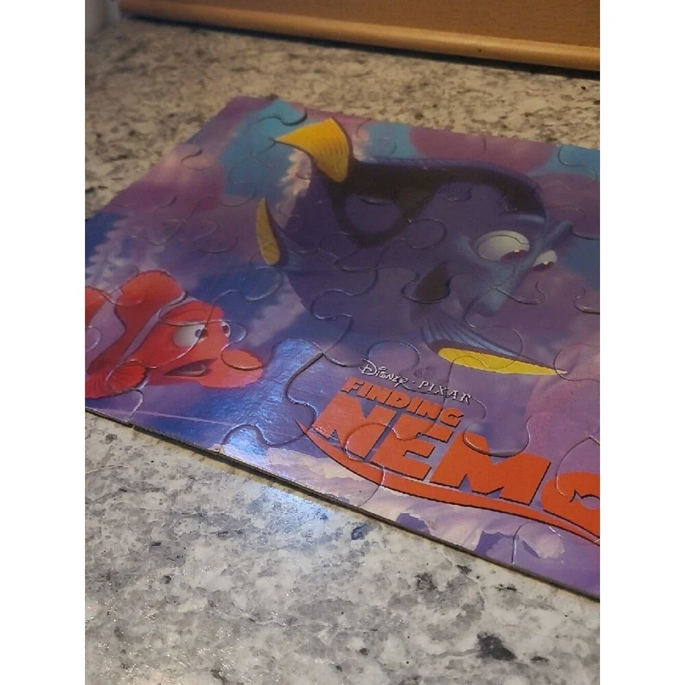 Vintage 2003 Milton Bradley 24Pc Puzzle Disney Finding Nemo Dory 🐟 Hasbro